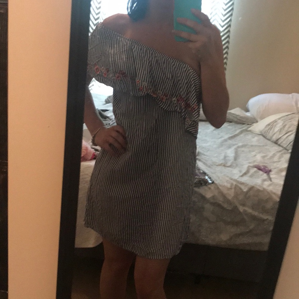 One shoulder dress